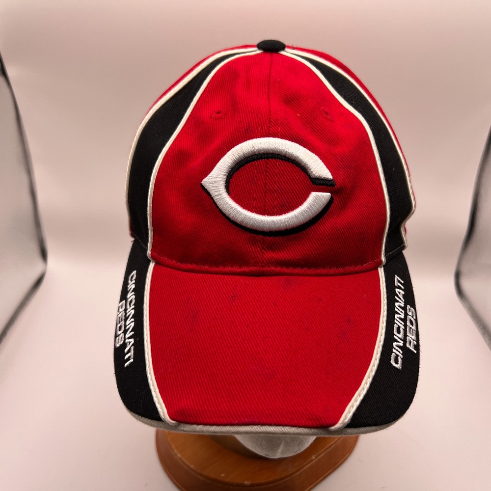 Fan Favorite Cincinnati Reds MLB Hat Red Black White Adjustable Baseball Cap